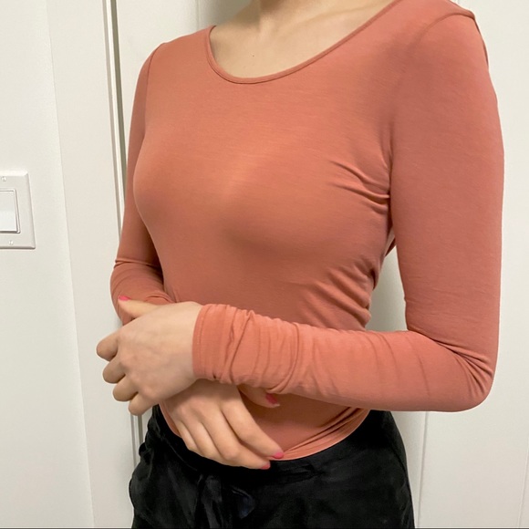 Aritzia wrap top - Picture 3 of 4